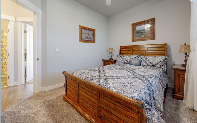 1923 W 39th Avenue, Kennewick, WA 99336