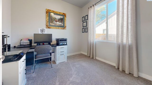 1923 W 39th Avenue, Kennewick, WA 99336