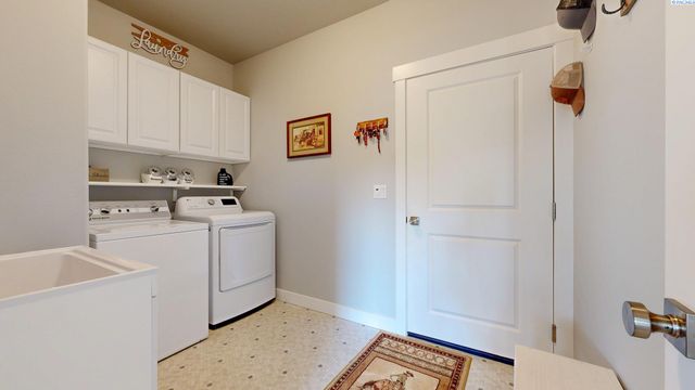 1923 W 39th Avenue, Kennewick, WA 99336