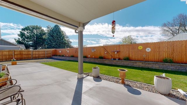 1923 W 39th Avenue, Kennewick, WA 99336