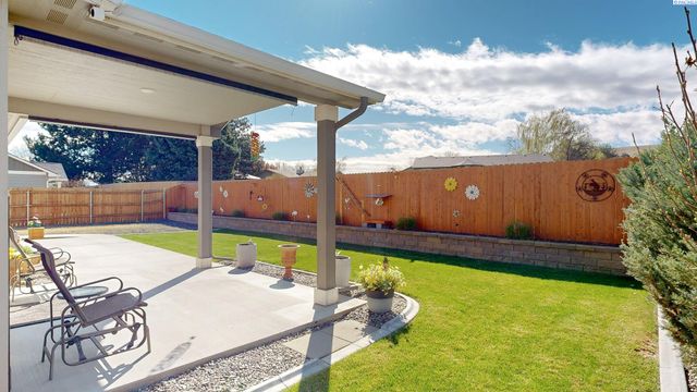 1923 W 39th Avenue, Kennewick, WA 99336