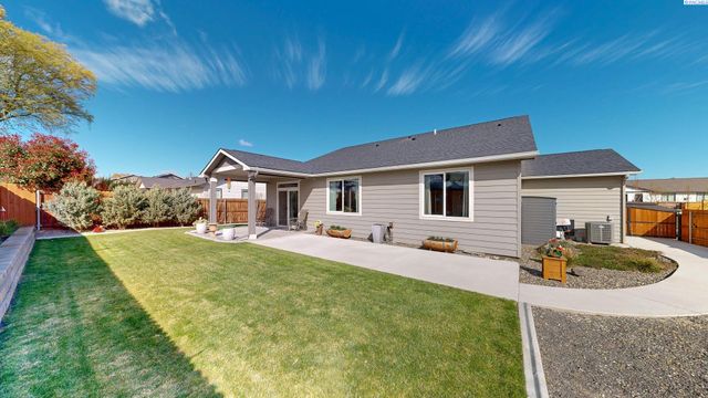1923 W 39th Avenue, Kennewick, WA 99336
