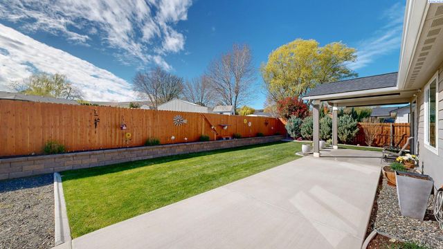 1923 W 39th Avenue, Kennewick, WA 99336