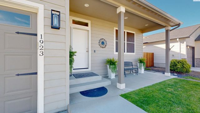 1923 W 39th Avenue, Kennewick, WA 99336