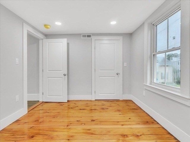 42 School St 2, Salem, MA 01970