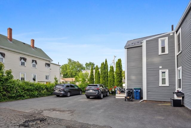 42 School St 2, Salem, MA 01970