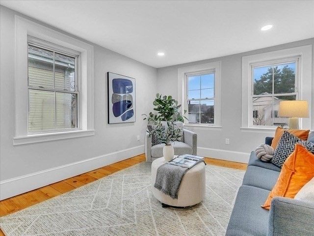 42 School St 2, Salem, MA 01970