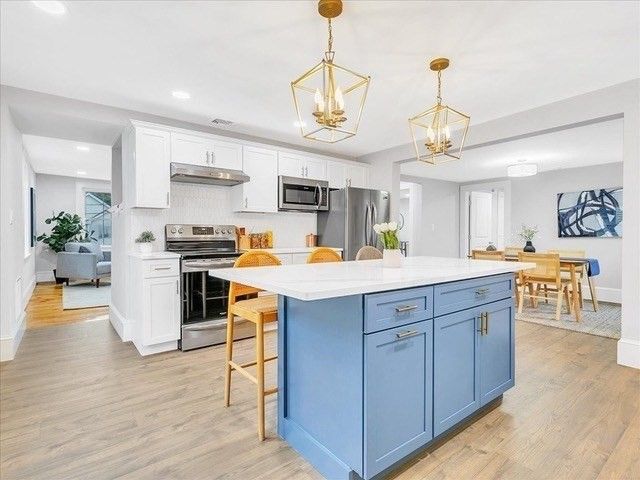 42 School St 2, Salem, MA 01970