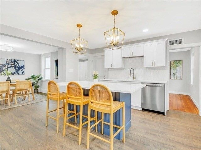 42 School St 2, Salem, MA 01970