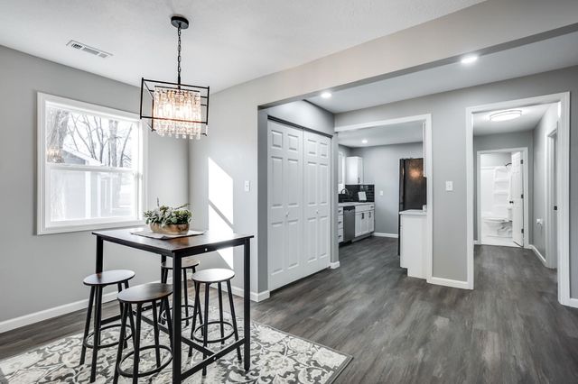 1203 N Logan St, Newton, KS 67114