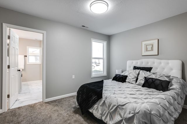 1203 N Logan St, Newton, KS 67114