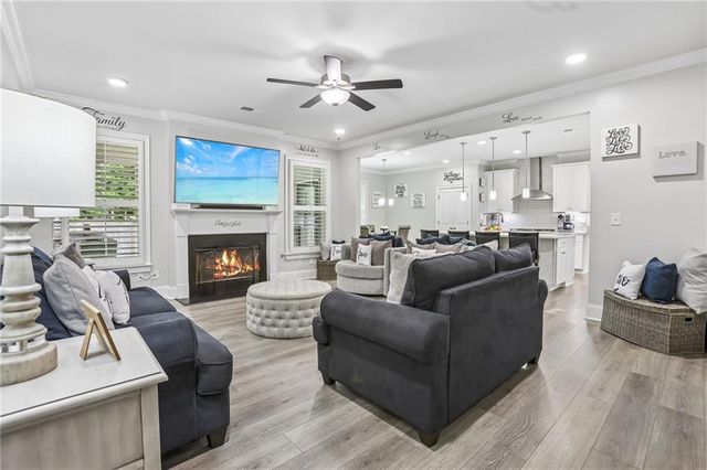 4172 Gunnerson Lane, Kennesaw, GA 30152