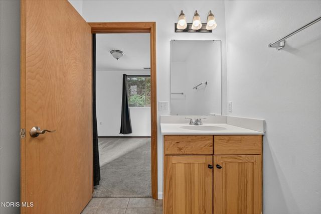 145 S Saint Clair Street, Toledo, OH 43604