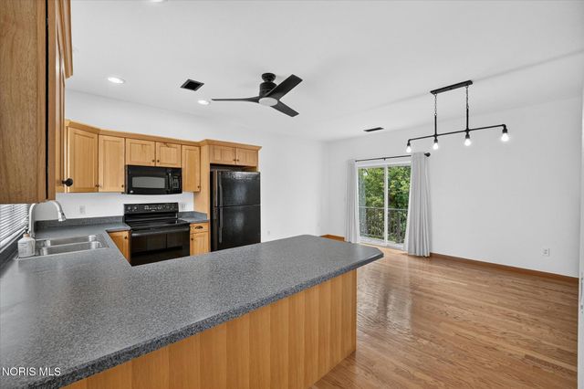 145 S Saint Clair Street, Toledo, OH 43604