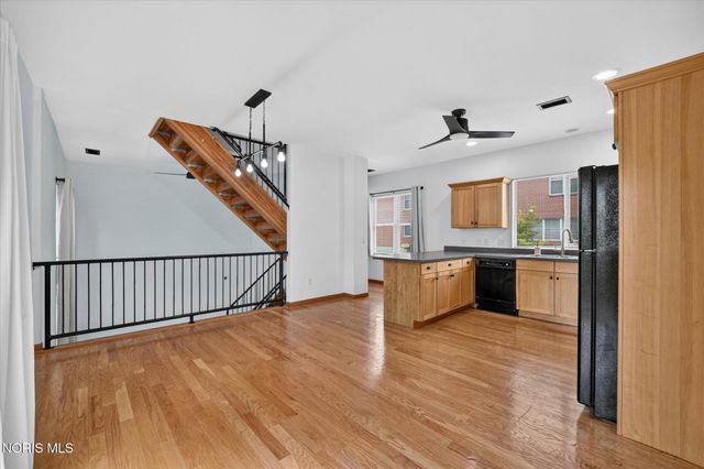 145 S Saint Clair Street, Toledo, OH 43604