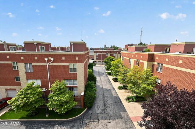 145 S Saint Clair Street, Toledo, OH 43604
