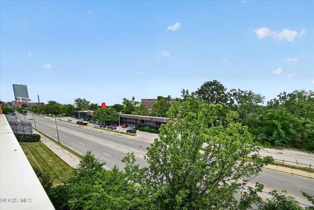 145 S Saint Clair Street, Toledo, OH 43604