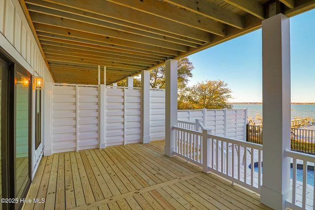 3804 Emerald Drive E, Emerald Isle, NC 28594