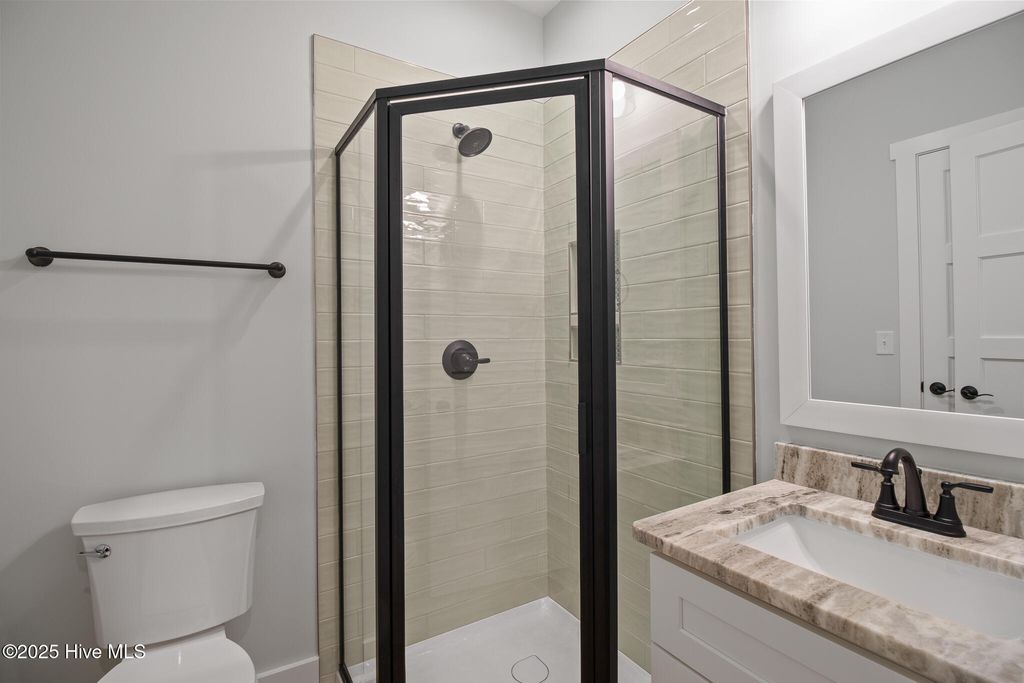 Image 19 of property listing at 3804 Emerald Drive E, Emerald Isle, NC 28594