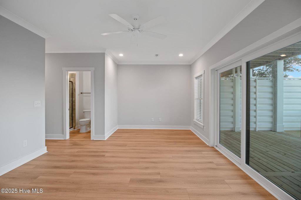 Image 21 of property listing at 3804 Emerald Drive E, Emerald Isle, NC 28594