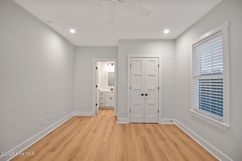 Image 26 of property listing at 3804 Emerald Drive E, Emerald Isle, NC 28594