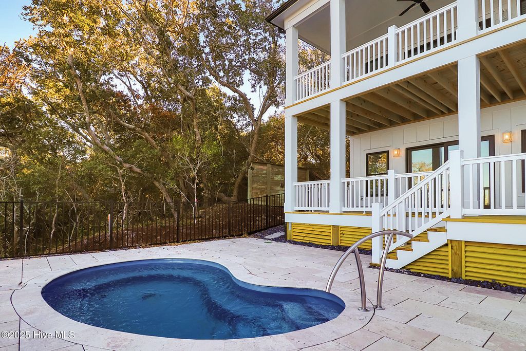 Image 36 of property listing at 3804 Emerald Drive E, Emerald Isle, NC 28594