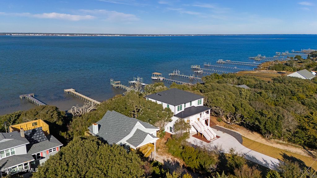 Image 38 of property listing at 3804 Emerald Drive E, Emerald Isle, NC 28594