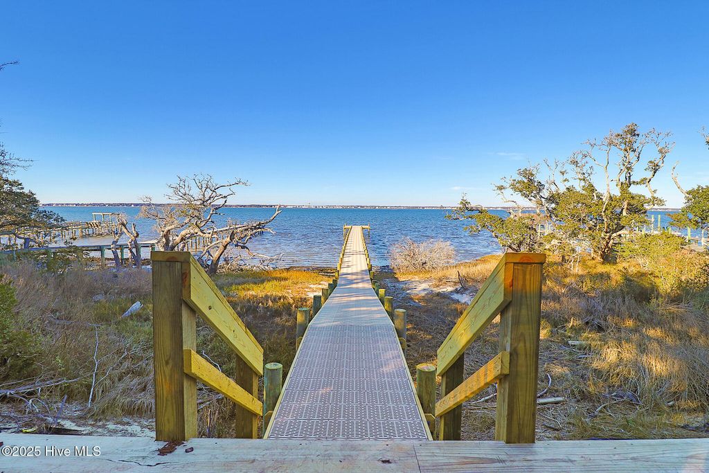 Image 43 of property listing at 3804 Emerald Drive E, Emerald Isle, NC 28594