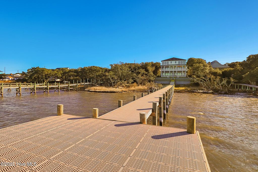 Image 44 of property listing at 3804 Emerald Drive E, Emerald Isle, NC 28594