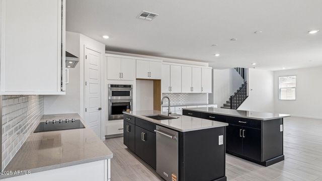 10034 S 23RD Lane, Phoenix, AZ 85041