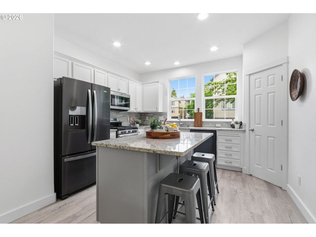 15350 Sw DIAMOND St, Beaverton, OR 97007
