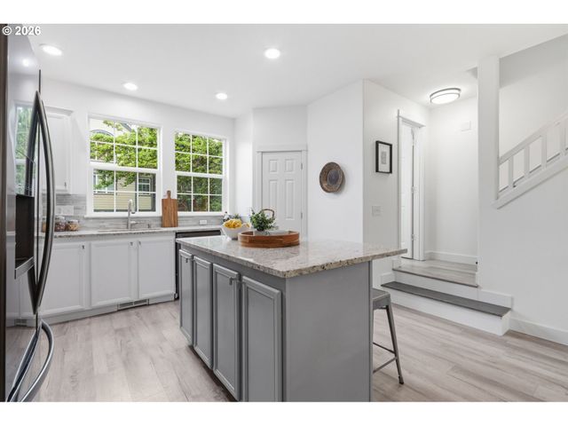 15350 Sw DIAMOND St, Beaverton, OR 97007