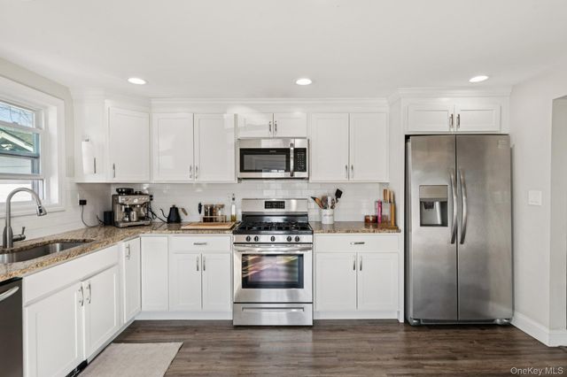 72 Waverly Avenue, Patchogue, NY 11772