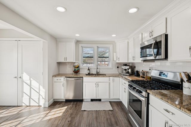 72 Waverly Avenue, Patchogue, NY 11772