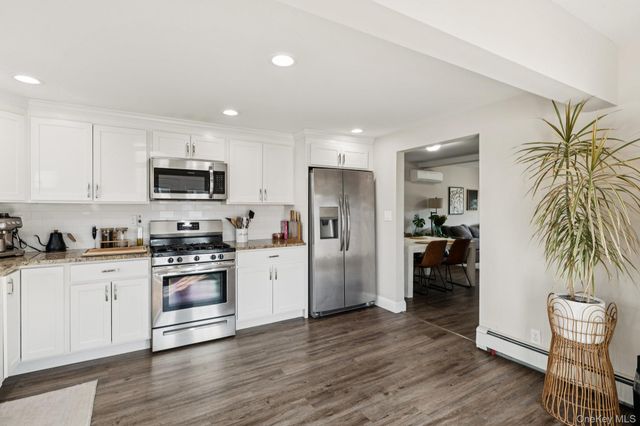 72 Waverly Avenue, Patchogue, NY 11772