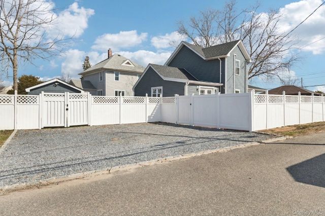 72 Waverly Avenue, Patchogue, NY 11772