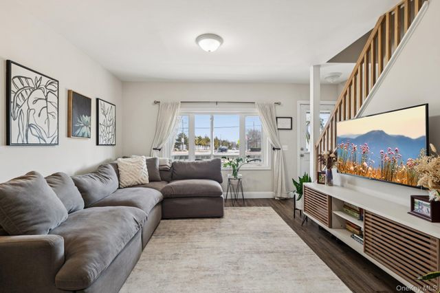 72 Waverly Avenue, Patchogue, NY 11772