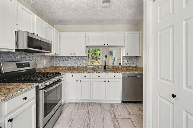 3284 Long Iron Place, Lawrenceville, GA 30044
