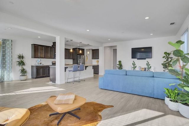 871 Cordoba Way, Hollister, CA 95023