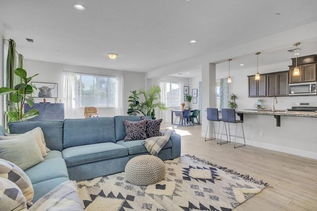 871 Cordoba Way, Hollister, CA 95023