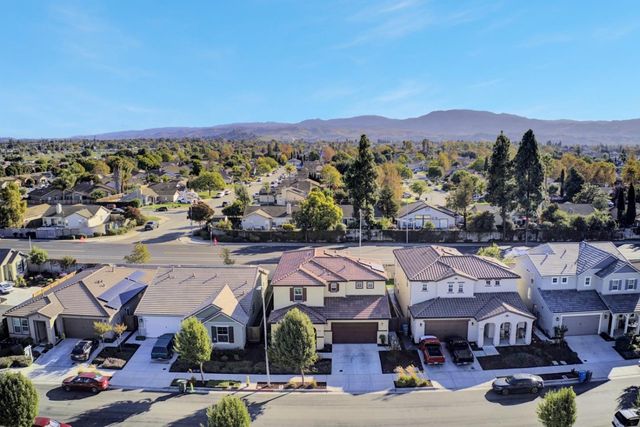 871 Cordoba Way, Hollister, CA 95023