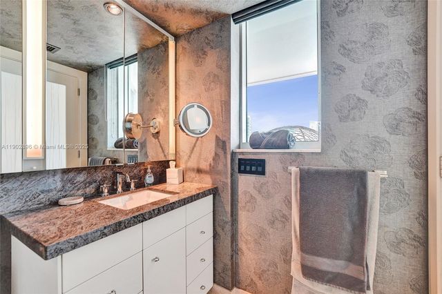 411 N New River Dr E 3703, Fort Lauderdale, FL 33301