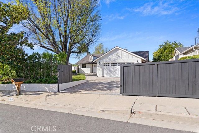 23417 Balmoral, West Hills (los Angeles), CA 91307