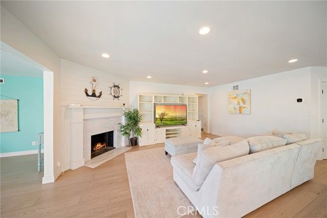 23417 Balmoral, West Hills (los Angeles), CA 91307