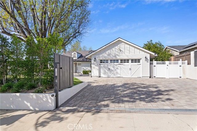 23417 Balmoral, West Hills (los Angeles), CA 91307