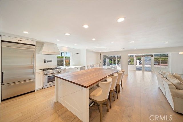 23417 Balmoral, West Hills (los Angeles), CA 91307