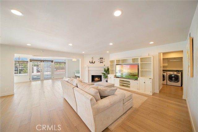 23417 Balmoral, West Hills (los Angeles), CA 91307
