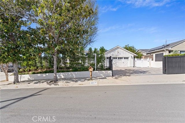 23417 Balmoral, West Hills (los Angeles), CA 91307