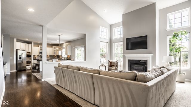 2515 Boylston Court, Zionsville, IN 46077