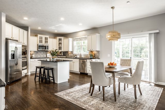 2515 Boylston Court, Zionsville, IN 46077